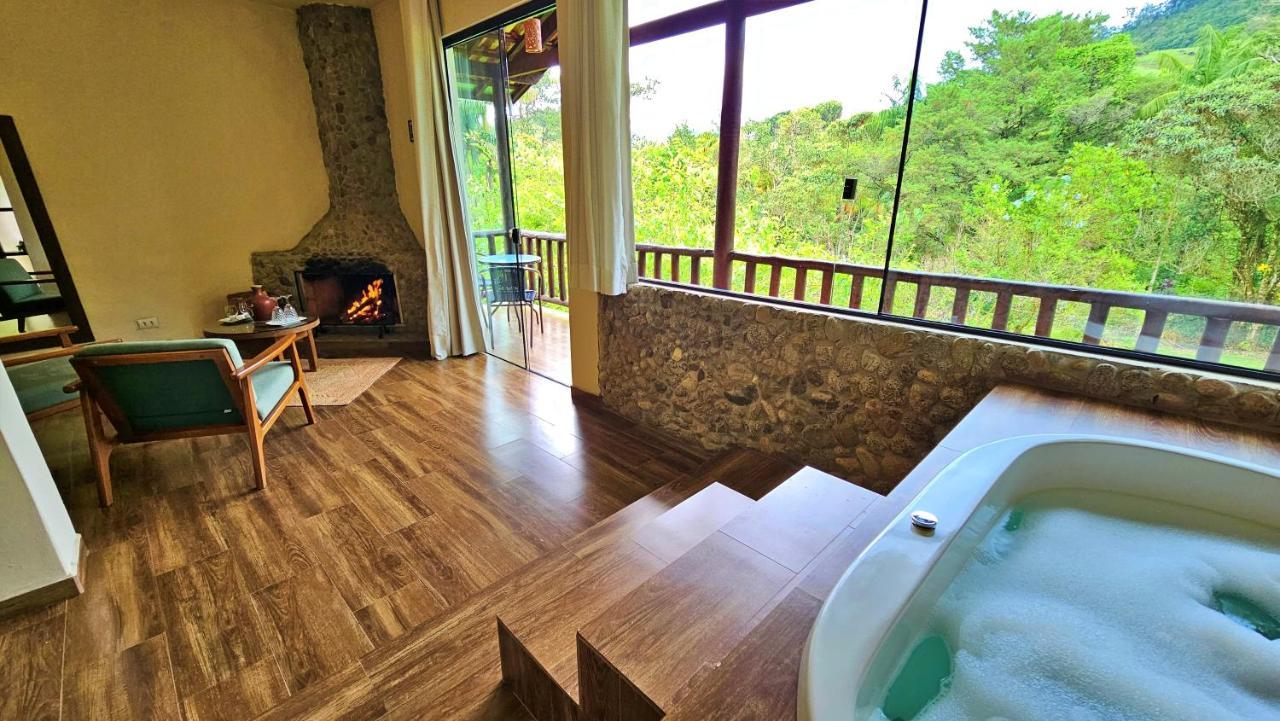 King Room Spa Bath,1485719527:JPEG